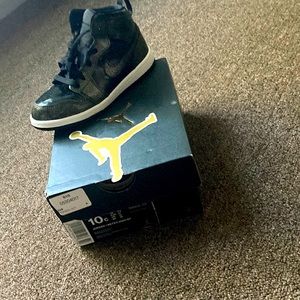 Jordans size 10 C perfect for back to school for the kiddo 50$
